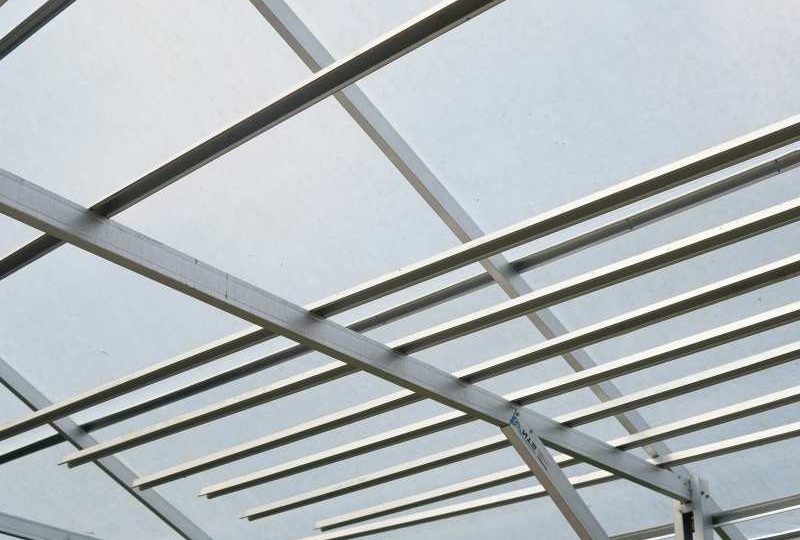 Atap rangka baja ringan